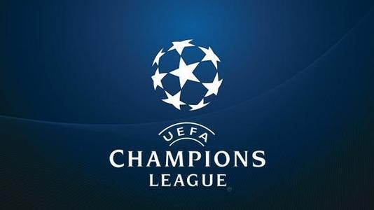 当足球高出 当足球高出